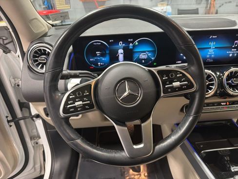 Used 2023 Mercedes-Benz GLB 250 4MATIC image 13