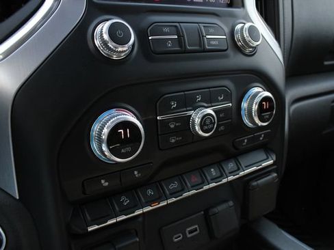 Used 2020 GMC Sierra 1500 Elevation w/ Elevation Value Package AWD/4WD image 17