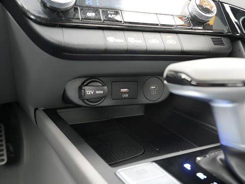 Certified 2025 Hyundai Elantra SEL FWD image 31