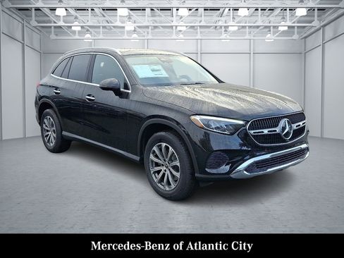 Used 2026 Mercedes-Benz GLC 300 4MATIC image 1