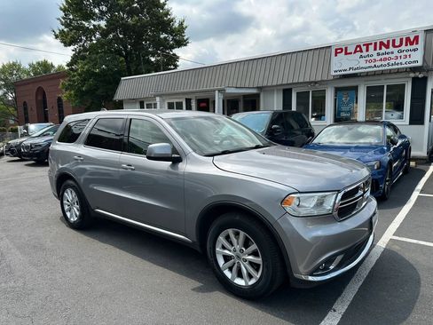 Used 2019 Dodge Durango SXT w/ 3rd Row Seating Group RWD image 1