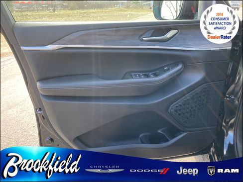 New 2026 Jeep Grand Cherokee Altitude image 15