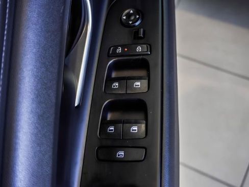 Used 2025 Hyundai Elantra Limited FWD image 40