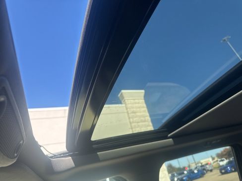 Used 2020 Ford F150 Lariat image 12