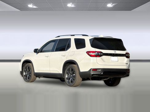 New 2026 Honda Pilot Sport image 3