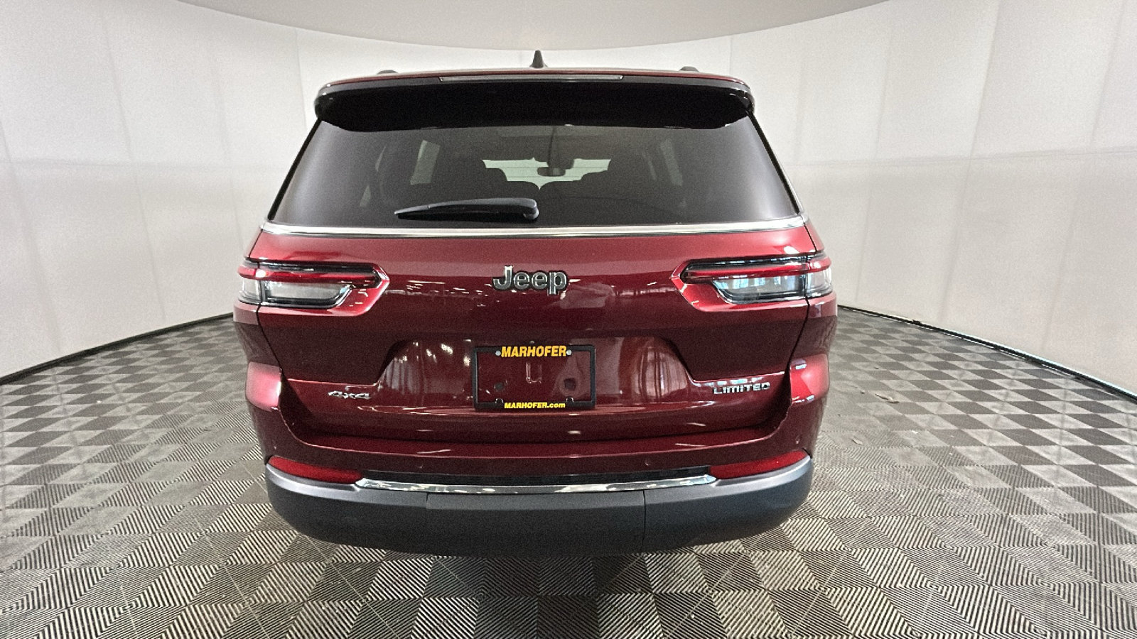 Used 2023 Jeep Grand Cherokee L Limited AWD/4WD image 4