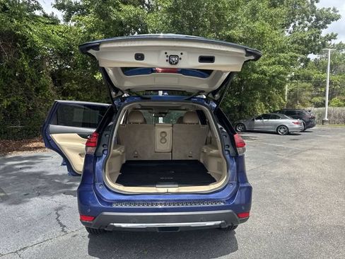 Used 2019 Nissan Rogue SL w/ Premium Package AWD/4WD image 12