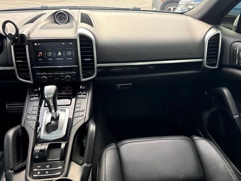 Used 2016 Porsche Cayenne S AWD/4WD image 18