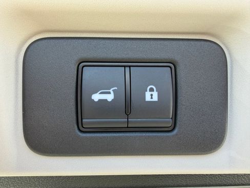 Used 2023 Nissan Ariya FWD image 50