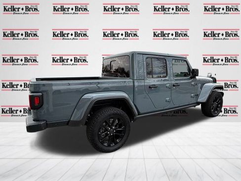 Certified 2025 Jeep Gladiator Nighthawk image 31