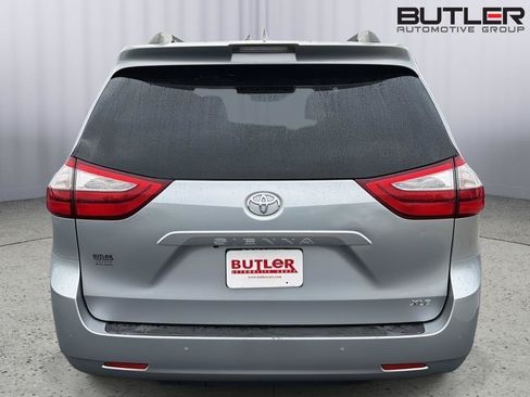 Used 2019 Toyota Sienna XLE Premium FWD image 5