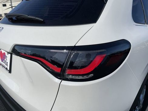 Certified 2025 Honda HR-V LX image 11