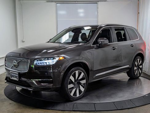 Used 2023 Volvo XC90 T8 Ultimate w/ Lounge Package AWD/4WD image 4