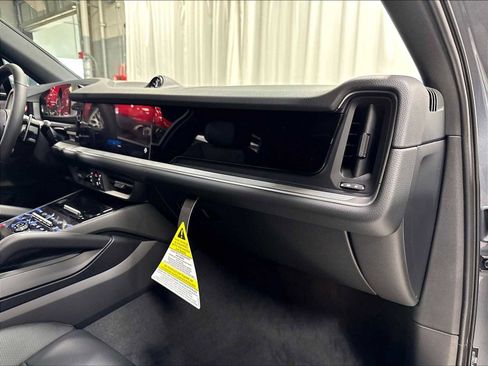 New 2026 Porsche Cayenne AWD/4WD image 27
