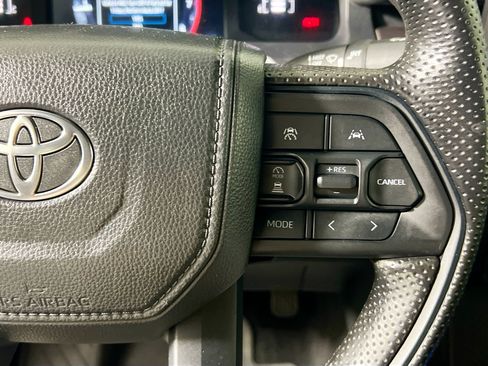 Used 2024 Toyota Tacoma SR5 AWD/4WD image 18