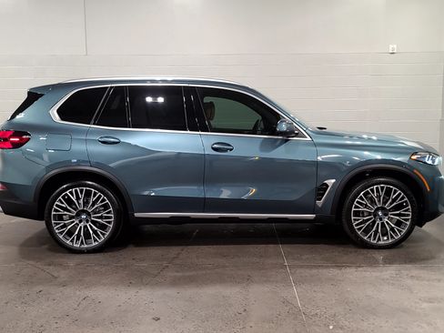 Used 2026 BMW X5 sDrive40i w/ Premium Package RWD image 9