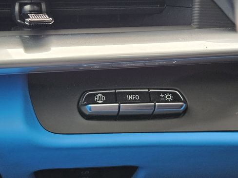 Used 2022 Chevrolet Corvette Stingray Premium Conv w/ Z51 Performance Package image 24