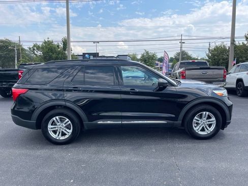 Used 2020 Ford Explorer XLT w/ Equipment Group 202A AWD/4WD image 22