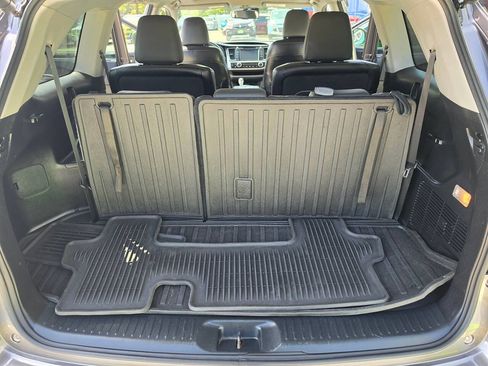 Used 2014 Toyota Highlander Limited Platinum AWD/4WD image 23