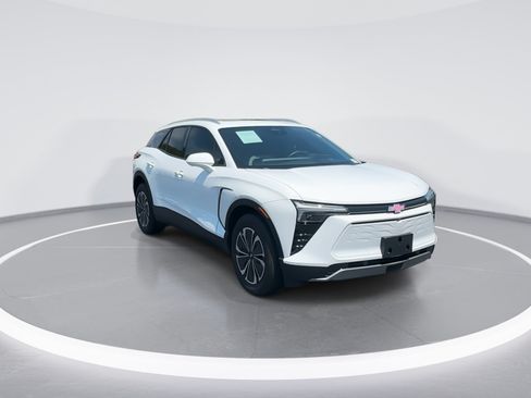 Used 2024 Chevrolet Blazer EV LT AWD/4WD image 2
