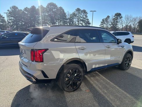 Used 2023 Kia Sorento SX image 8