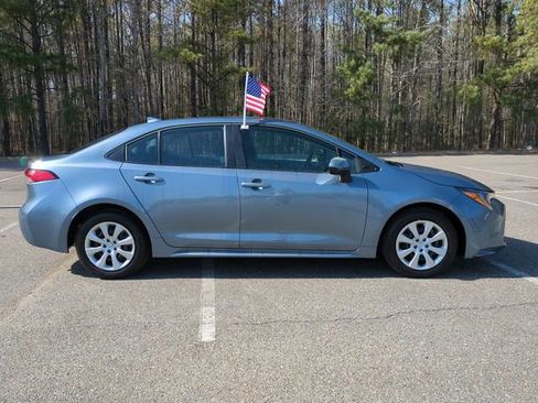 Used 2026 Toyota Corolla LE FWD image 3