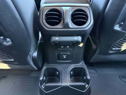 New 2025 Jeep Gladiator Rubicon image 18