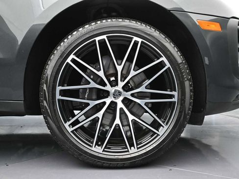 Certified 2025 Porsche Macan Turbo AWD/4WD image 24