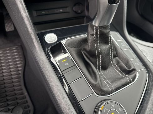 New 2026 Volkswagen Taos SEL AWD/4WD image 32