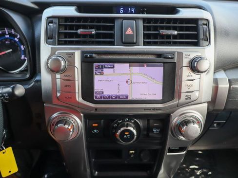 Used 2018 Toyota 4Runner SR5 Premium RWD image 19