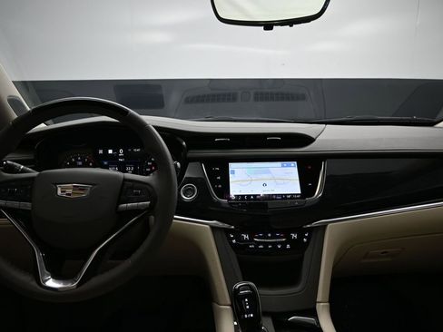 Used 2023 Cadillac XT6 Premium Luxury w/ Technology Package image 18