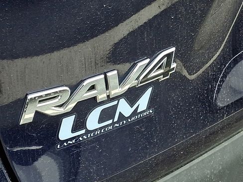 Used 2021 Toyota RAV4 XLE AWD/4WD image 31