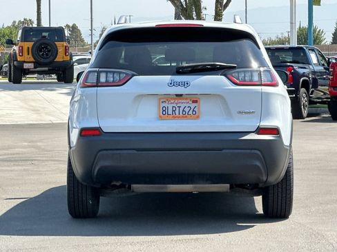 Used 2019 Jeep Cherokee Latitude Plus FWD image 4