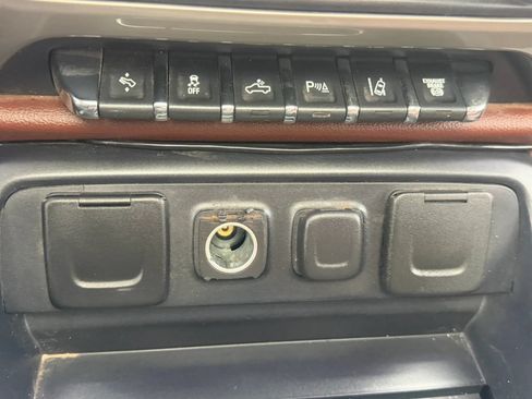 Used 2015 Chevrolet Silverado 3500 High Country AWD/4WD image 21