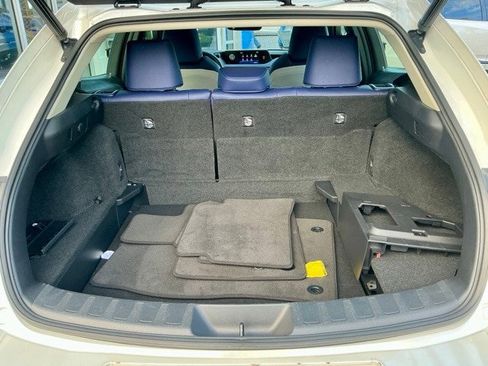 Used 2021 Lexus UX 250h w/ Premium Package image 12