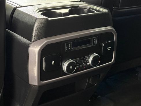 Used 2019 Ford Expedition Platinum RWD image 32