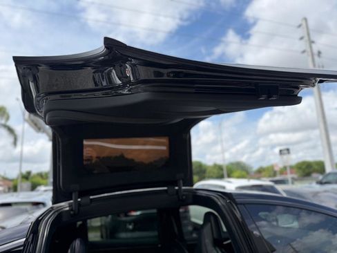 Used 2017 Tesla Model X 75D AWD/4WD image 34