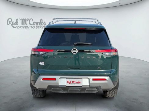 Used 2024 Nissan Pathfinder SL w/ Black Appearance Package FWD image 6