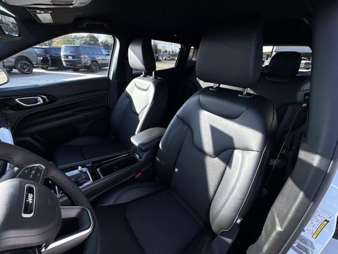 New 2026 Jeep Compass Latitude image 50