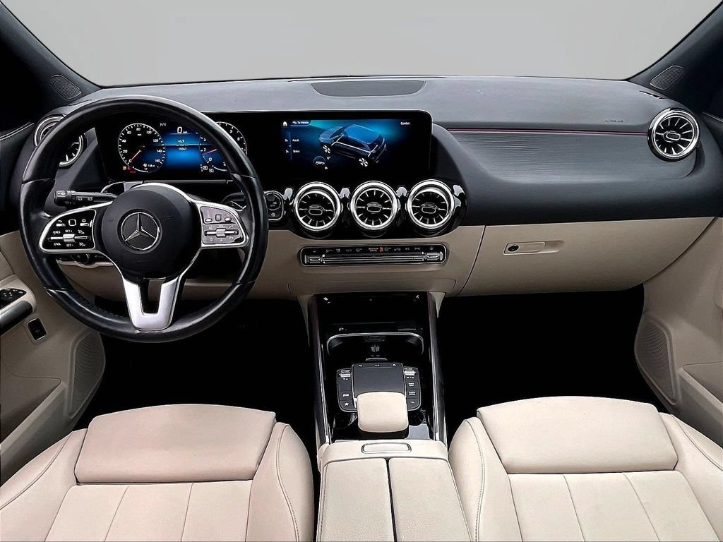 Used 2023 Mercedes-Benz GLA 250 4MATIC w/ Premium Package image 9