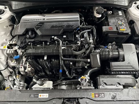 Used 2026 Hyundai Elantra Limited FWD image 12