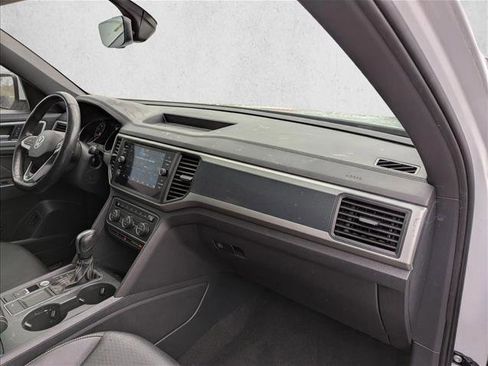 Used 2021 Volkswagen Atlas Cross Sport SE w/ Panoramic Sunroof Package image 27