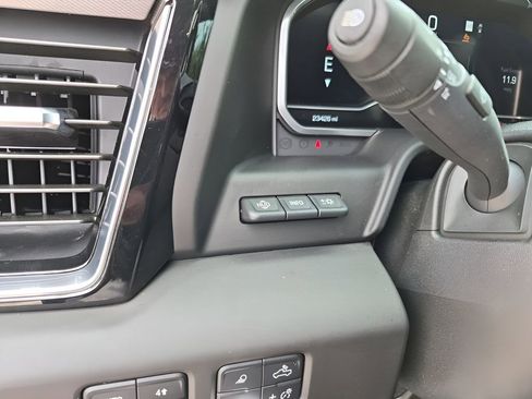 Used 2024 GMC Sierra 2500 Denali w/ Denali Reserve Package image 34