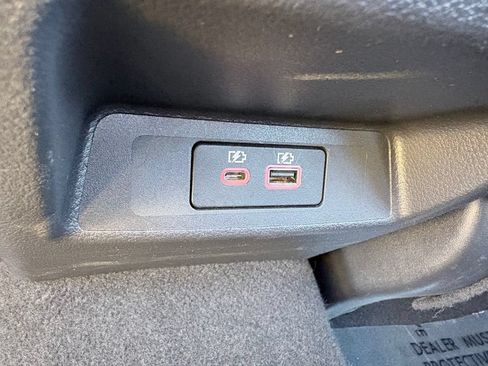 Used 2025 Nissan Altima 2.5 SV FWD image 9