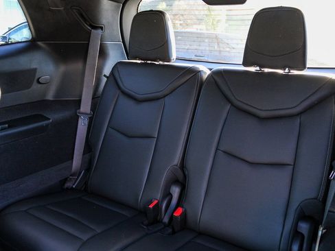 Used 2025 Cadillac XT6 Luxury image 18