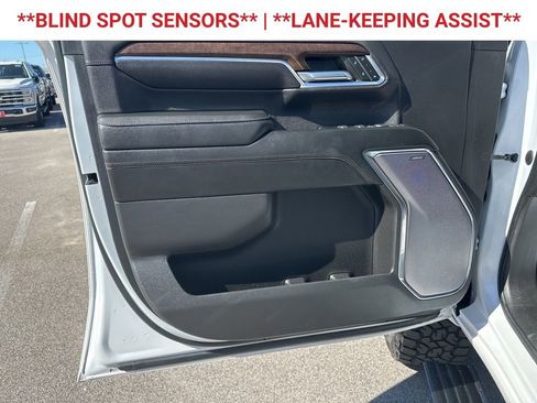 Used 2024 Chevrolet Silverado 2500 High Country w/ Technology Package image 11