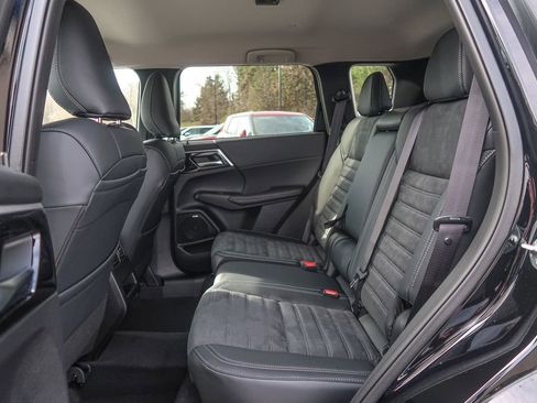 New 2026 Mitsubishi Outlander SE image 22