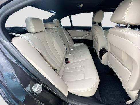 Used 2022 BMW 530i w/ M Sport Package RWD image 28