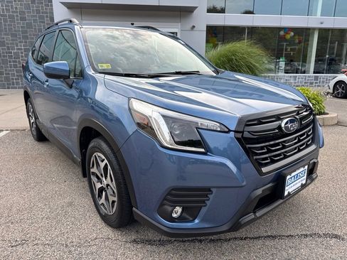 Used 2024 Subaru Forester Premium AWD/4WD image 7