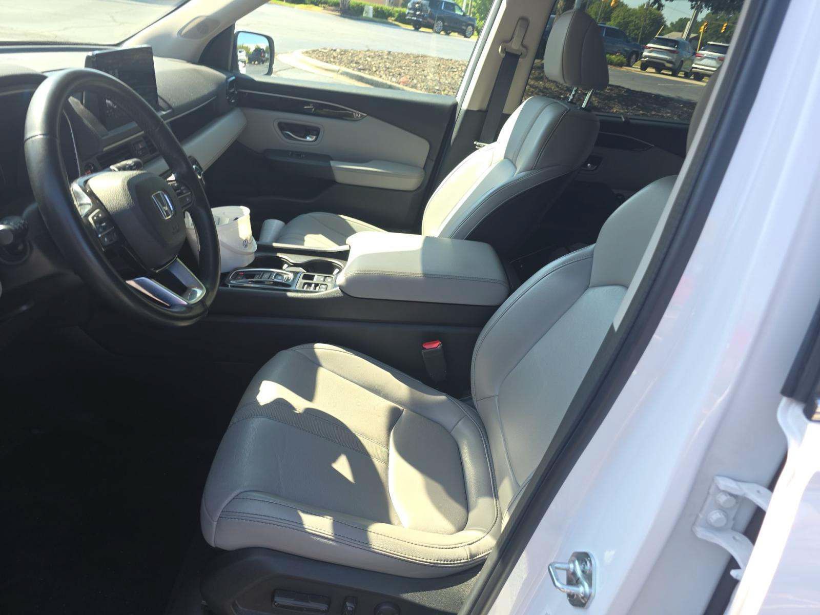 Used 2023 Honda Pilot EX-L image 6